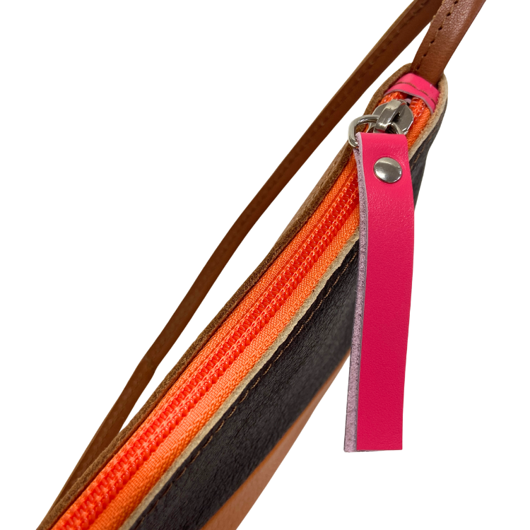 Studio Hop | tassenatelier | workshops tas maken | cursus tas maken | tassen | maatwerk | dutch design | telefoontasje | mobieltasje | tasje uit restleer